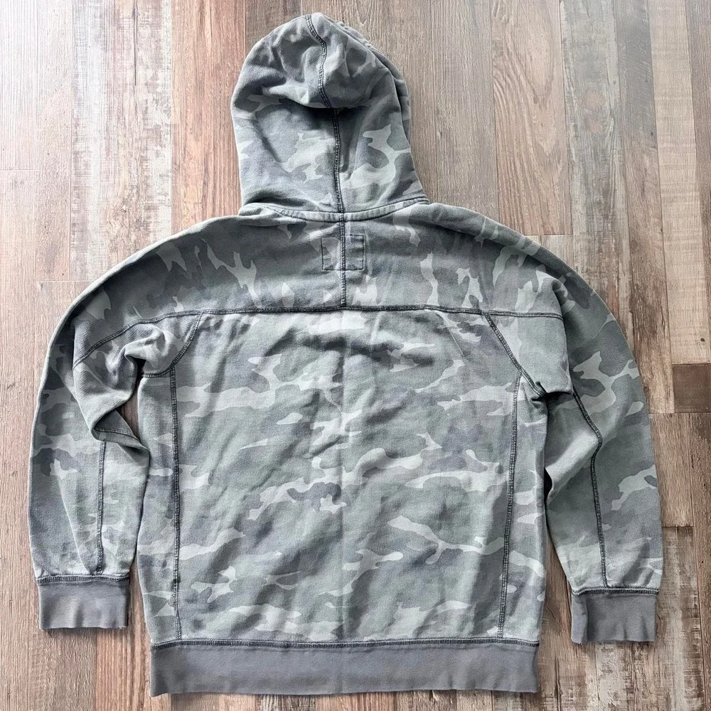 American Eagle Gray Camo Logo Pullover Hoodie – Size M